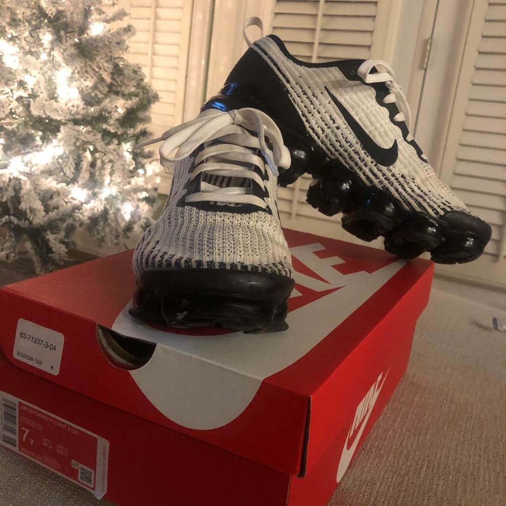 Nike Vapormax Flyknit 3 Size 7Y